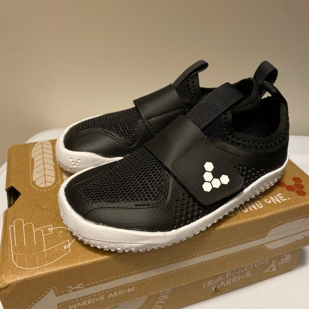 LIKE NEW - VIVO BAREFOOT Primus Sport II Kids Sneakers - Obsidian Black US 25